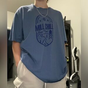 Unisex Gildan XL blue shirt